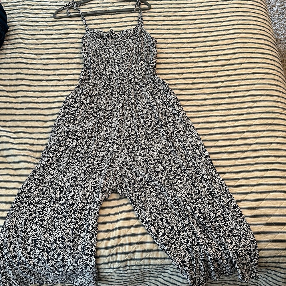 GAP Navy Jumpsuit Large, Gently Worn! Missing neck tags.